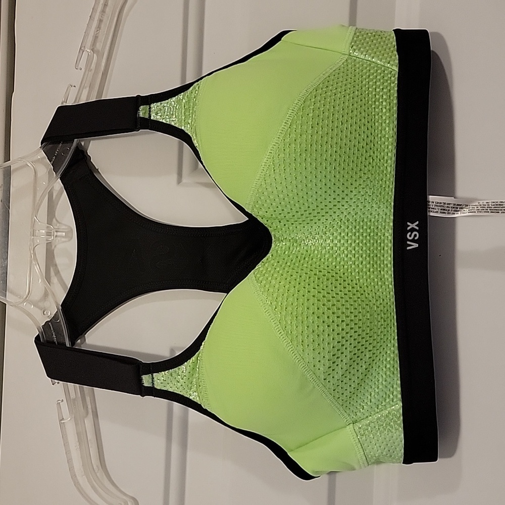 Victoria's Secret VSX Sports Bra - 34B